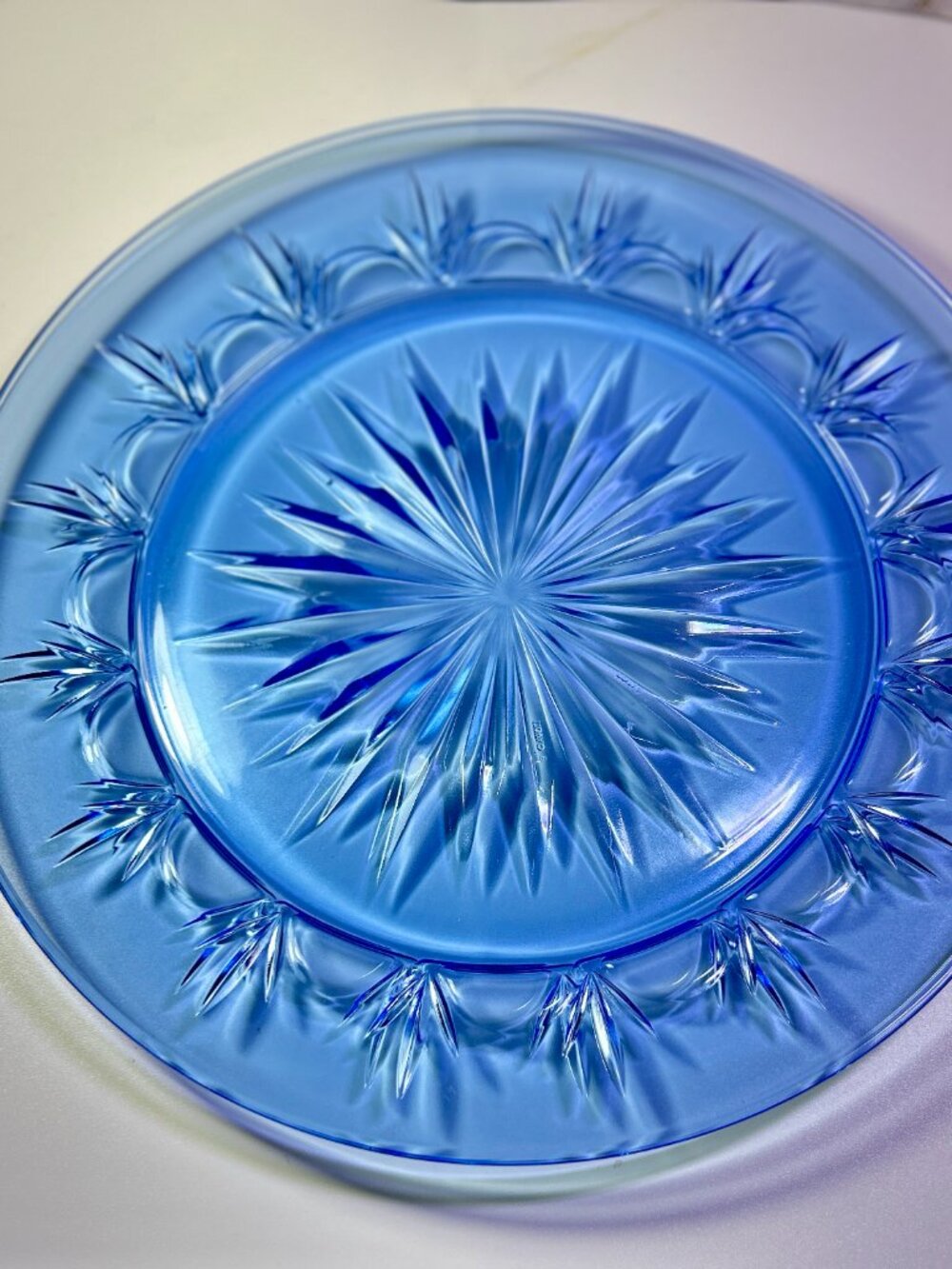 DP-05-Vintage Blue Glass Plate Starburst Pattern Retro Table Decor Collectible S - Picture 9 of 10